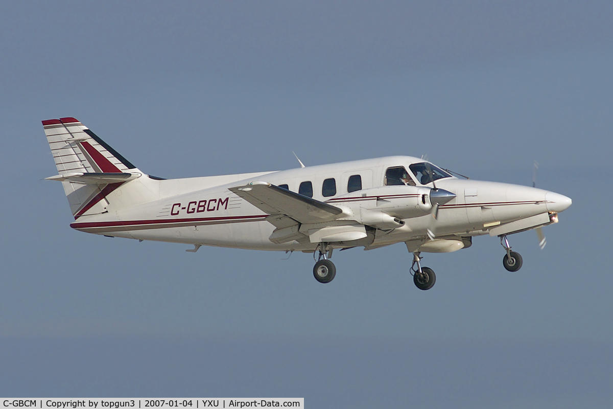 C-GBCM, 1979 Rockwell 700 C/N 70027, Taking off RWY15.