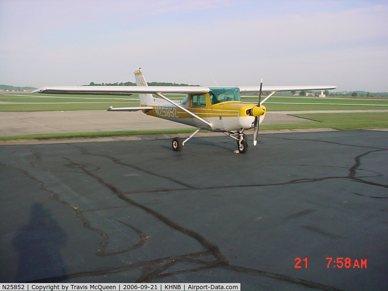 N25852, 1977 Cessna 152 C/N 15280817, Cessna C-152 based at KHNB