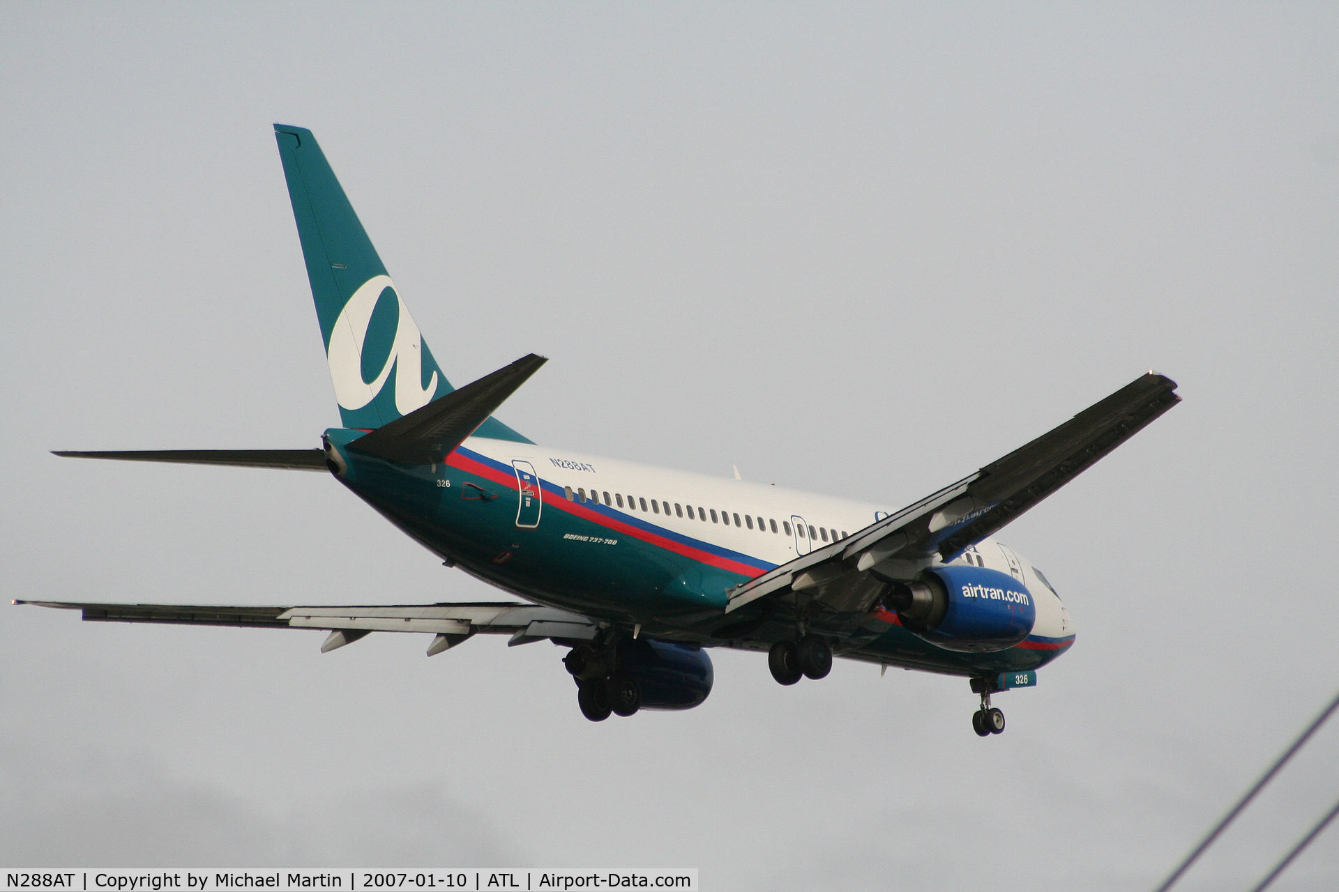 N288AT, 2006 Boeing 737-7BD C/N 33924, Over the numbers of 9R