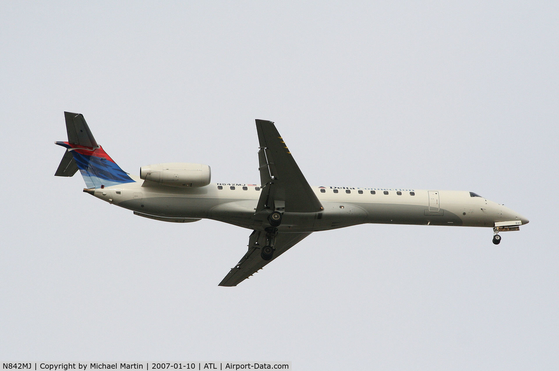 N842MJ, 2001 Embraer EMB-145LR C/N 145457, Over the numbers of 9R