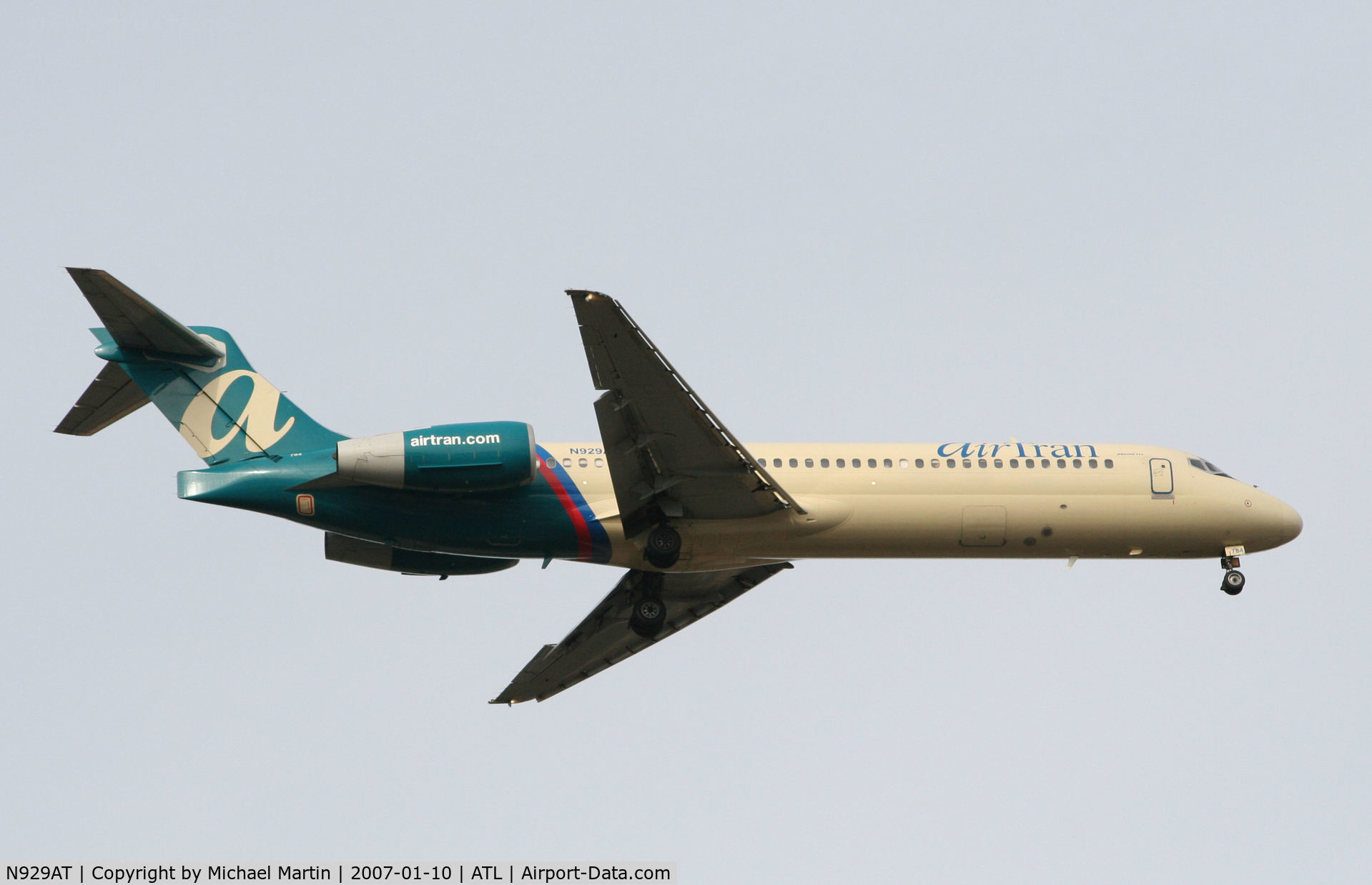 N929AT, 2000 Boeing 717-200 C/N 55075, On final for Runway 9R