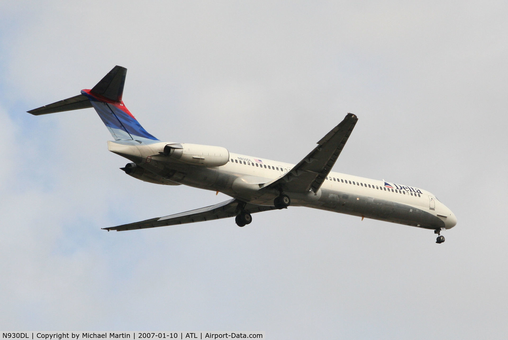 N930DL, 1988 McDonnell Douglas MD-88 C/N 49717, Over the numbers of 9R