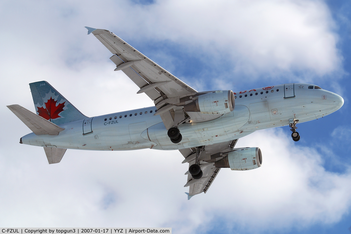 C-FZUL, 1997 Airbus A319-114 C/N 721, Short final for RWY24L.