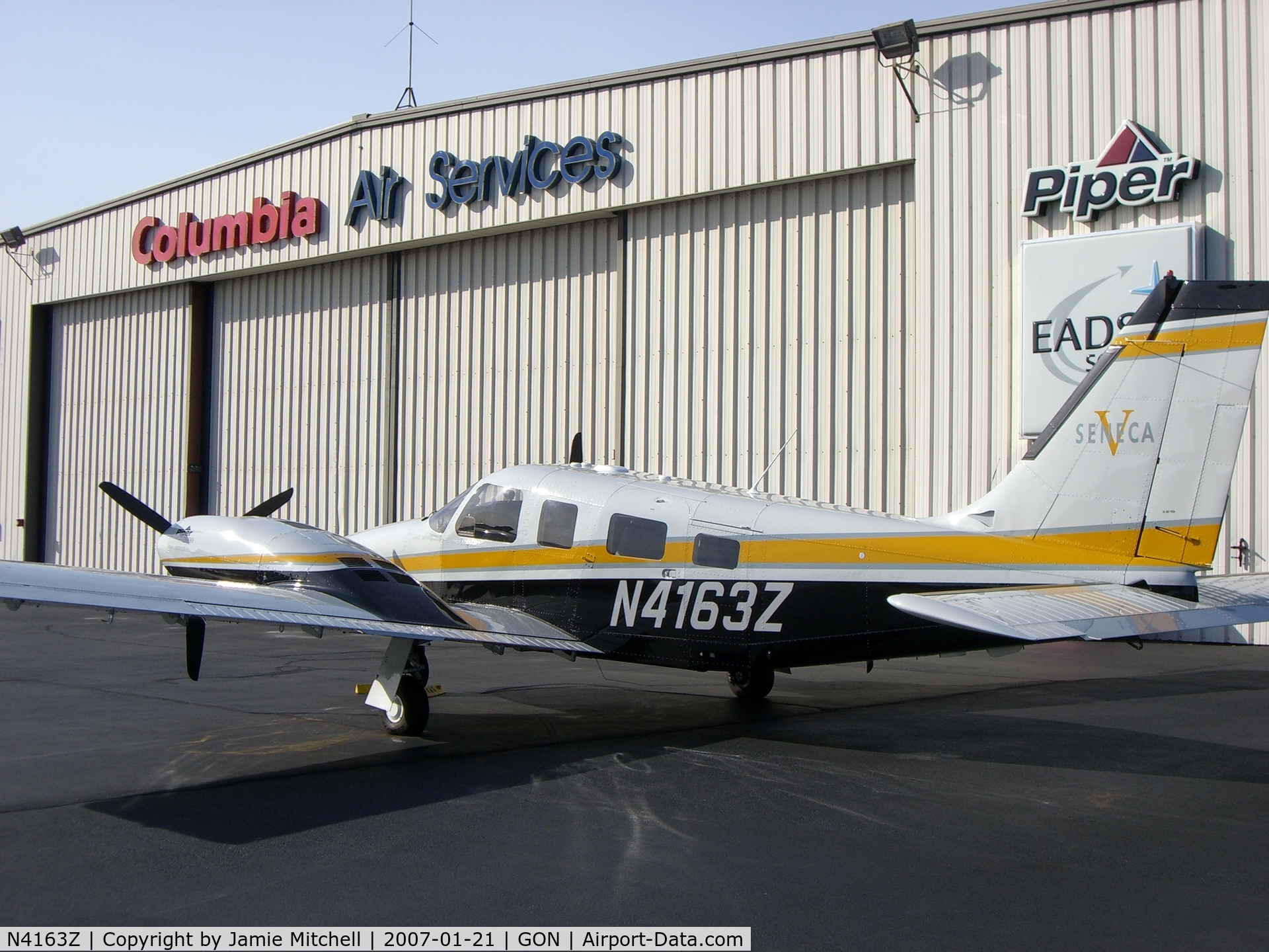 N4163Z, 2000 Piper PA-34-220T Seneca V C/N 3449177, Seneca V @ Groton