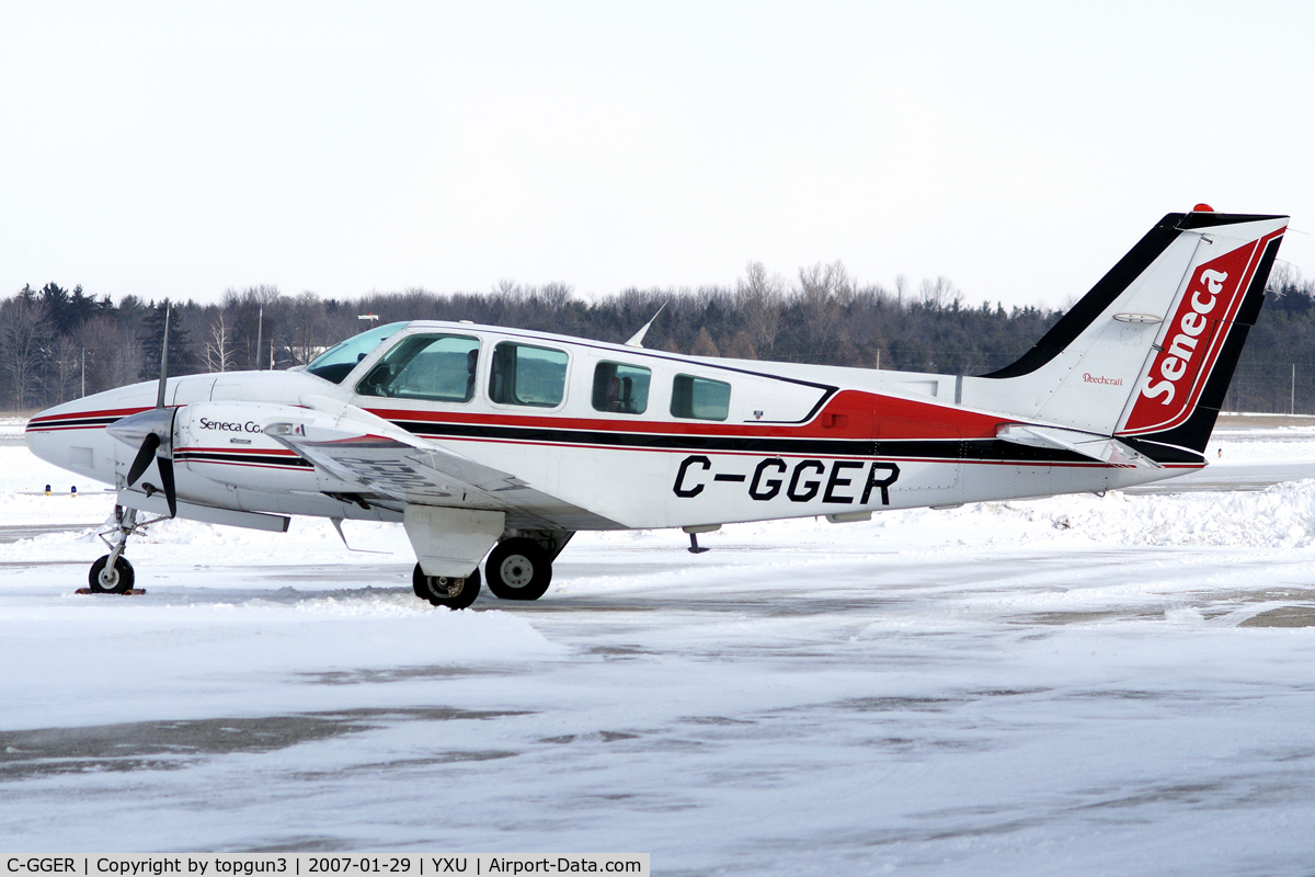 C-GGER, 1991 Beech 58 Baron C/N TH-1637, Parked in front of Katana Kafe.