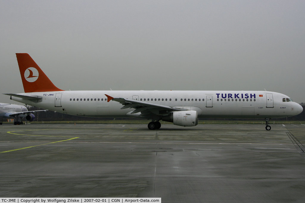 TC-JME, 2000 Airbus A321-211 C/N 1219, visitor