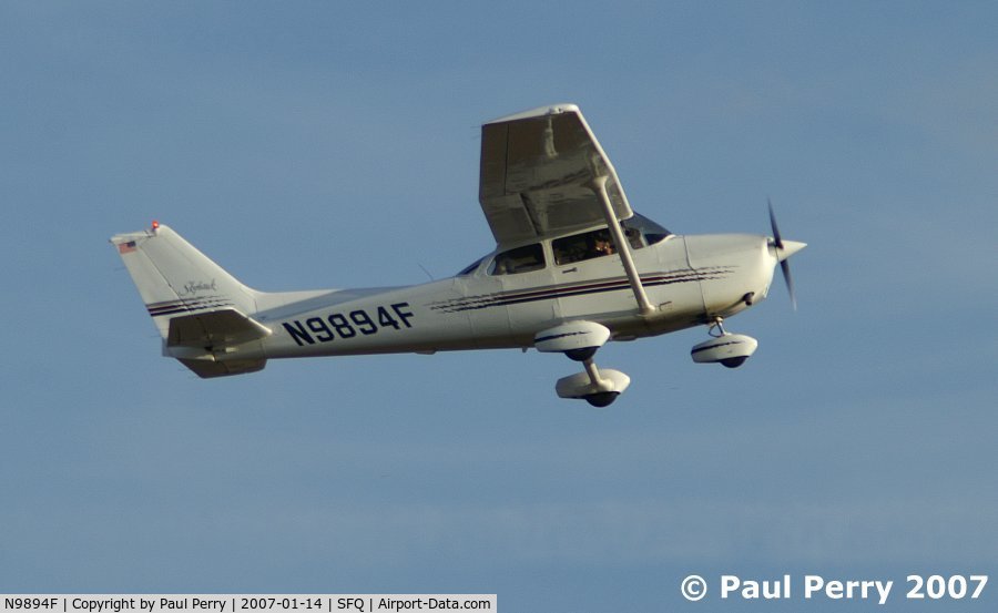 N9894F, Cessna 172R C/N 17280176, Headed up and out from Suffolk