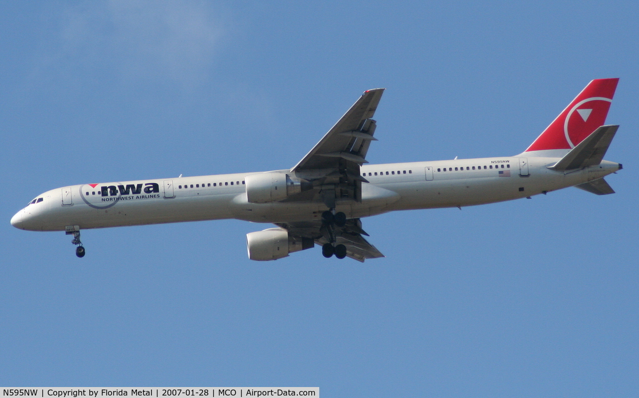 N595NW, 2003 Boeing 757-351 C/N 32995, Northwest 757-300