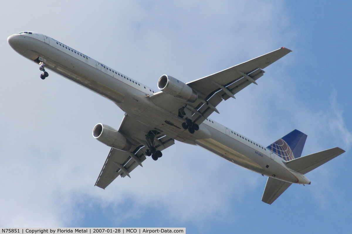 N75851, 2001 Boeing 757-324 C/N 32810, Continental 757-300