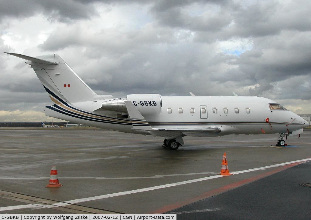 C-GBKB, 1999 Bombardier Challenger 604 (CL-600-2B16) C/N 5420, visitor
