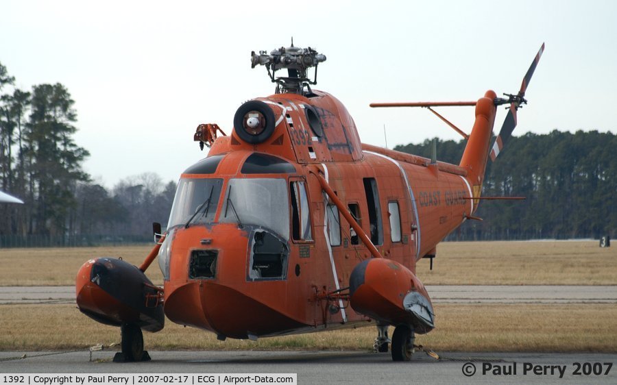 1392, Sikorsky HH-52A Sea Guard C/N 62.073, This bright old gal once served in Detroit