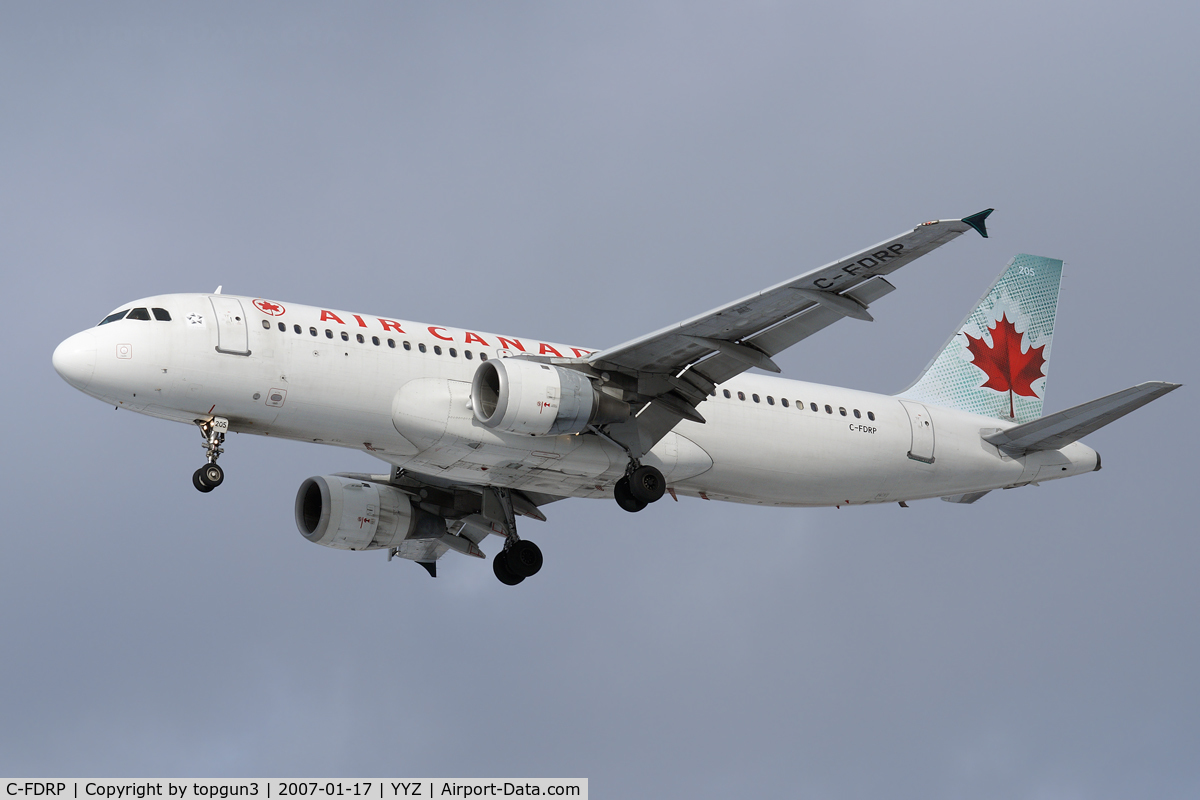 C-FDRP, 1990 Airbus A320-211 C/N 122, Short final for RWY24R.
