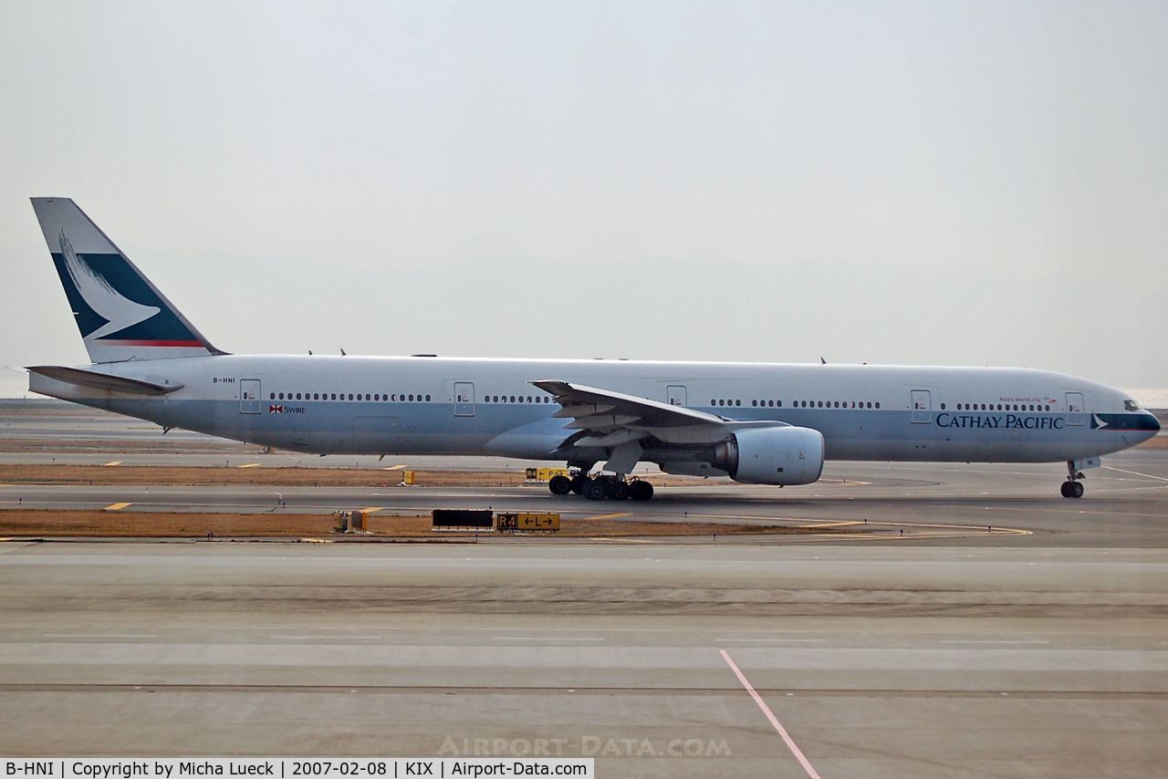 B-HNI, 1999 Boeing 777-367 C/N 27508, Taxiing to the runway