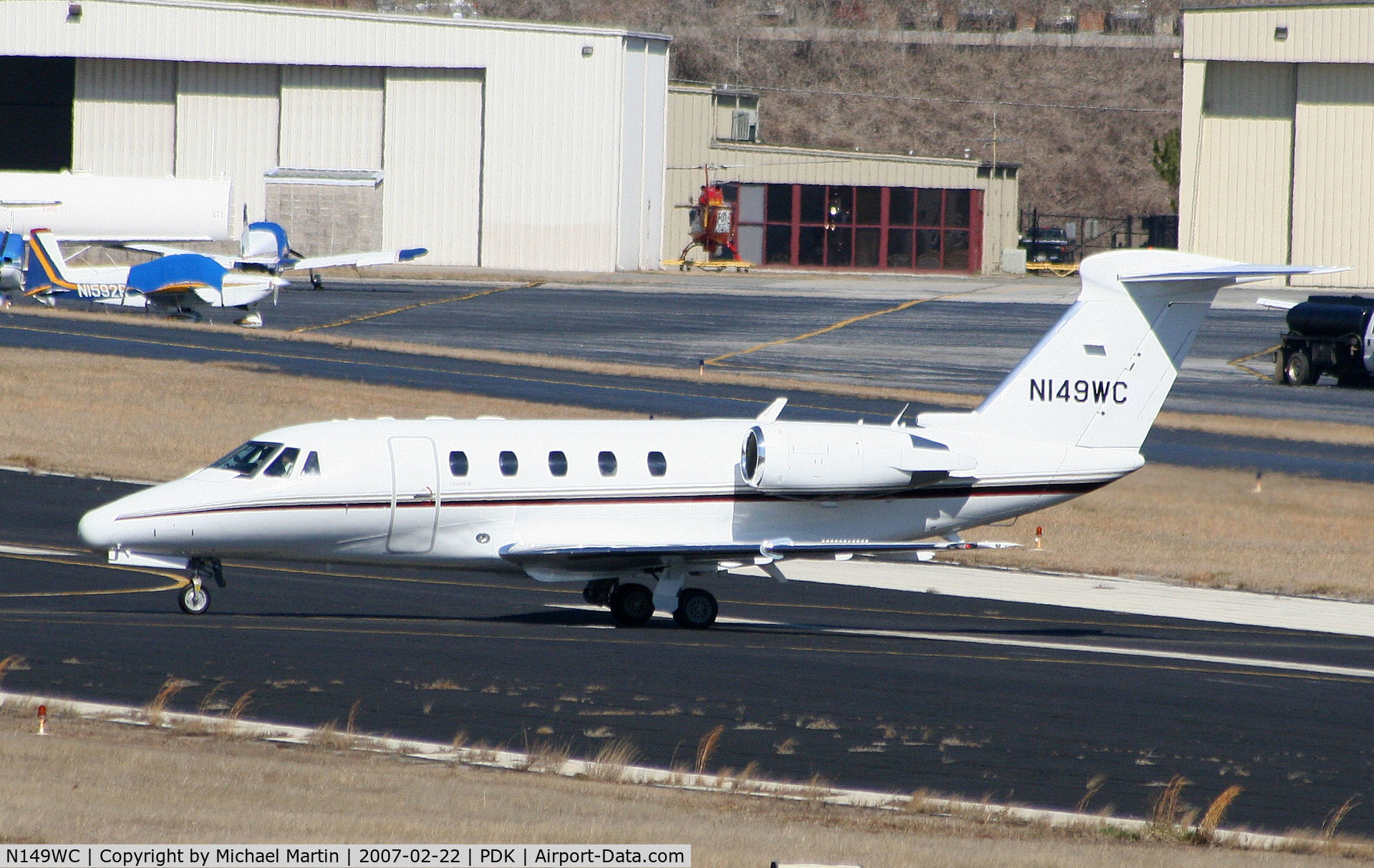 N149WC, 1998 Cessna 650 Citation VII C/N 650-7087, Taxing to Runway 2R
