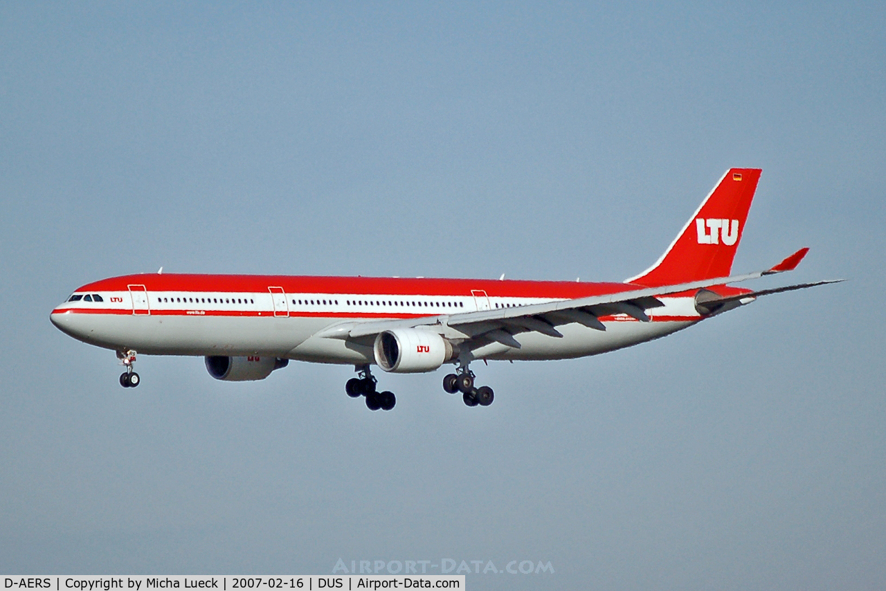 D-AERS, 1997 Airbus A330-322 C/N 171, On short finals