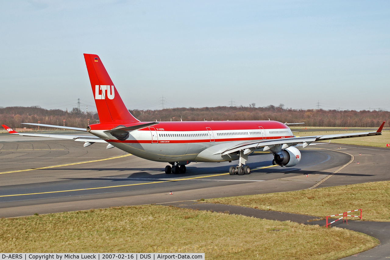 D-AERS, 1997 Airbus A330-322 C/N 171, Turning onto the runway for take off