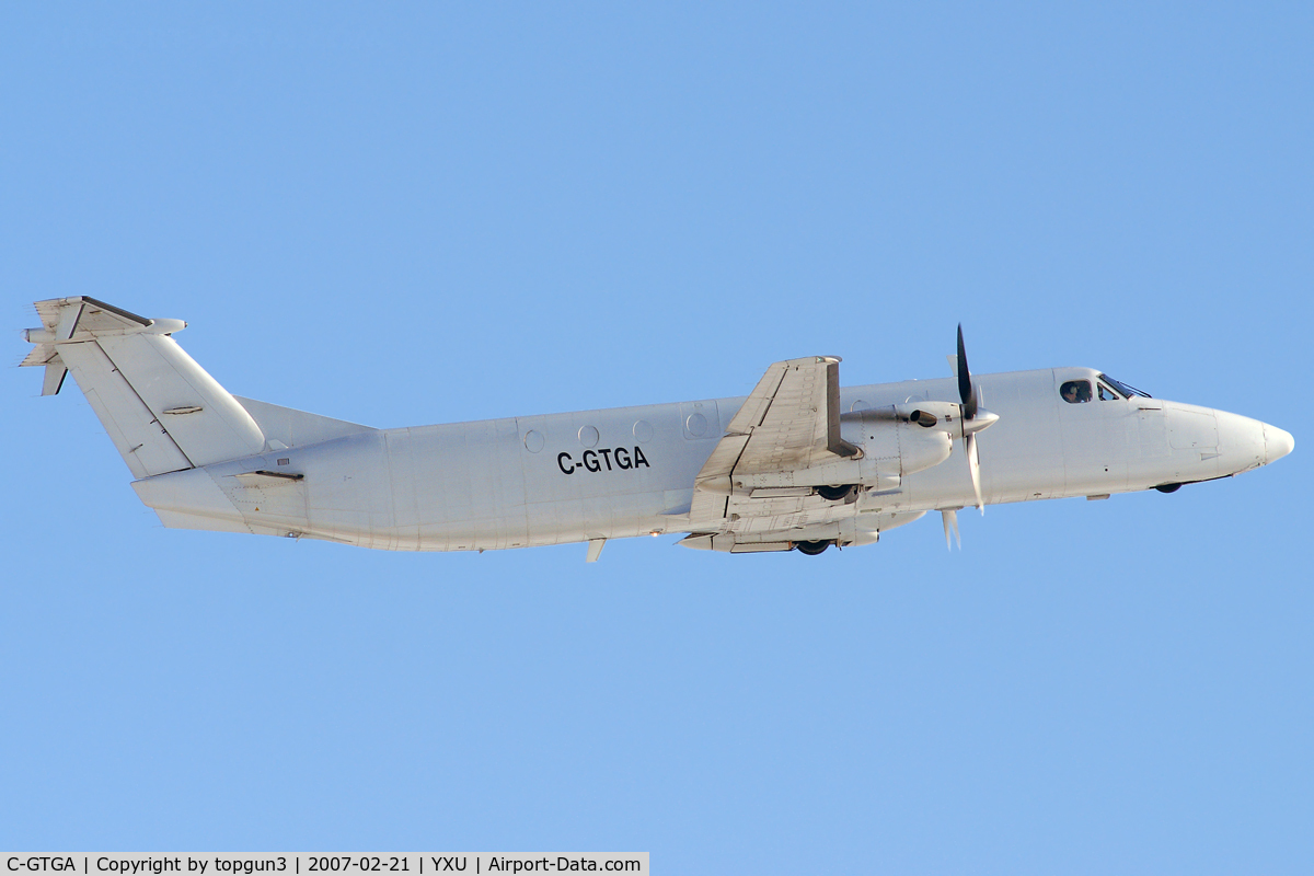 C-GTGA, 1989 Beech 1900C-1 C/N UC-62, Departing via RWY15.