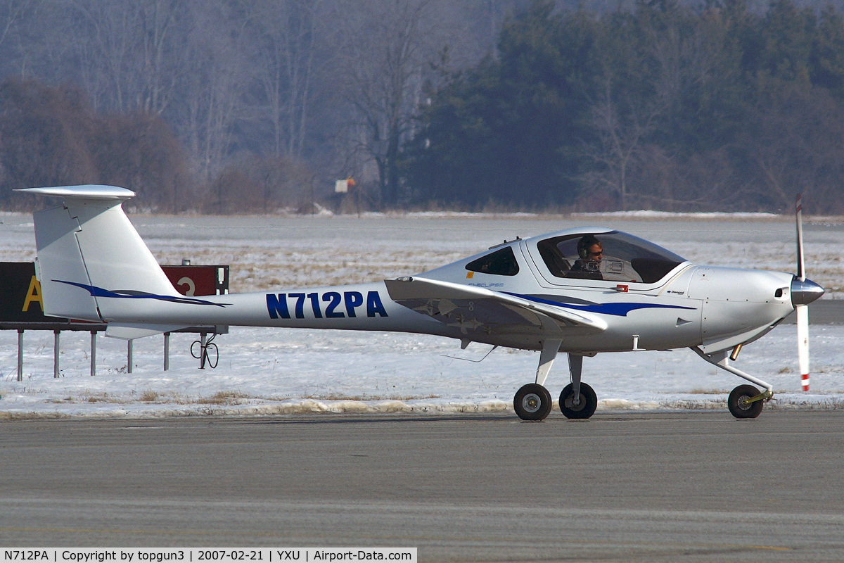 N712PA, 2008 Diamond DA-40 Diamond Star C/N 40.912, On Alpha ready for departure.