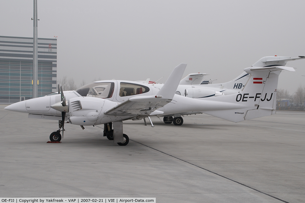 OE-FJJ, Diamond DA-42 Twin Star C/N 42.037, Flyers GmbH Diamond Aircraft DA42 Twin Star