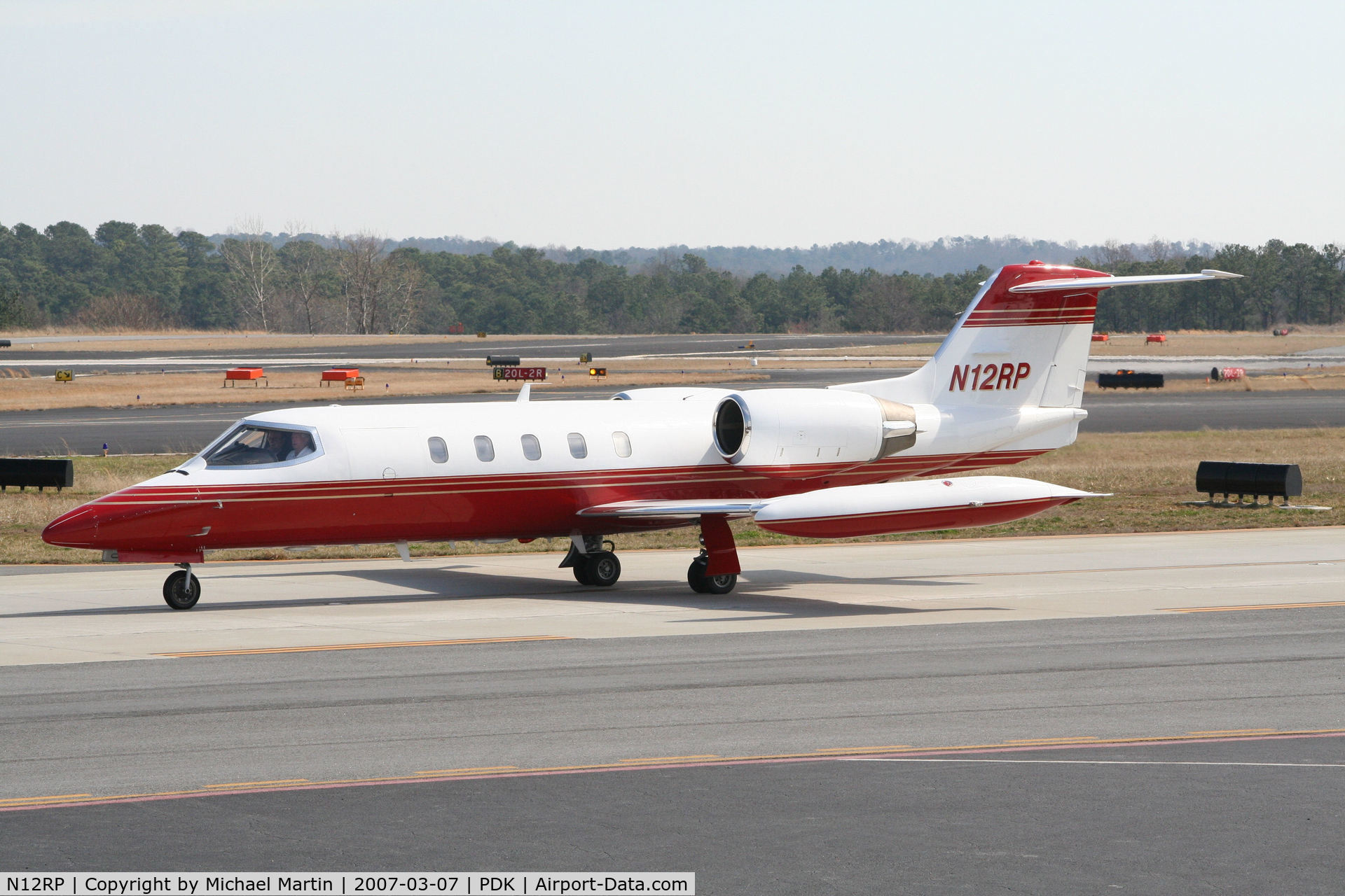N12RP, 1980 Gates Learjet 35A C/N 278, Taxing to Epps Air Service