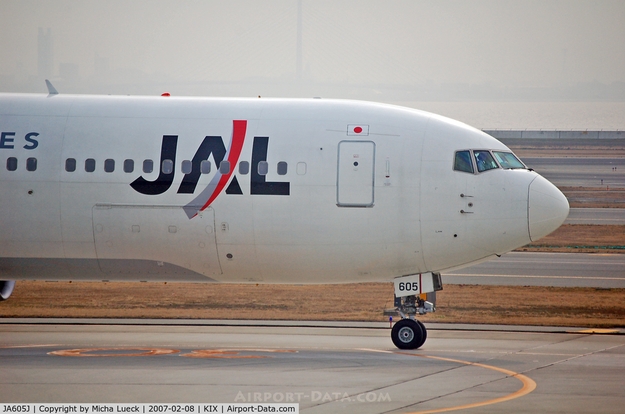 JA605J, Boeing 767-346/ER C/N 33494, Taxiing to the runway