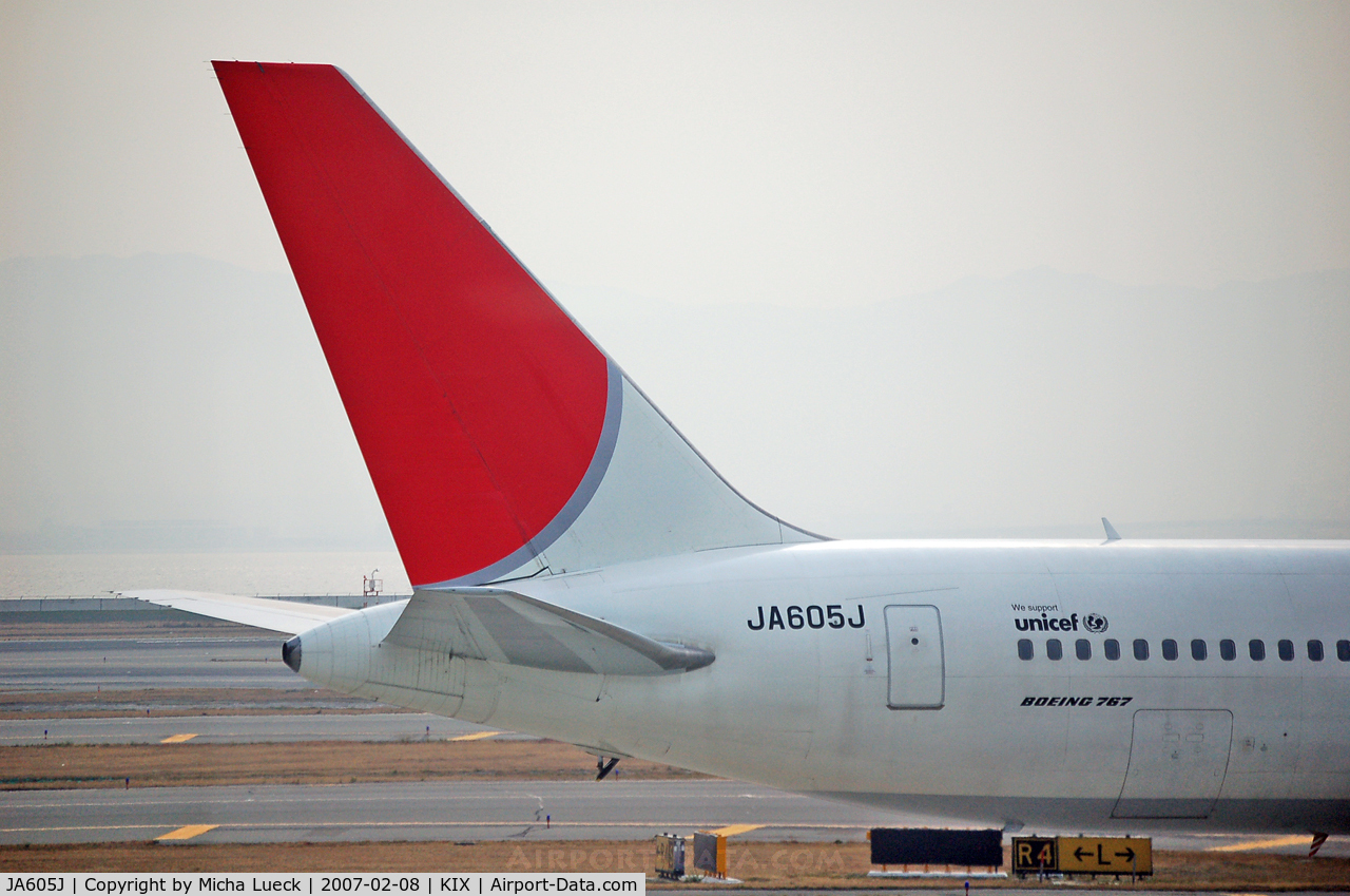 JA605J, Boeing 767-346/ER C/N 33494, Tail