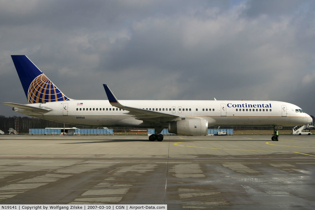 N19141, 2000 Boeing 757-224 C/N 30354, visitor