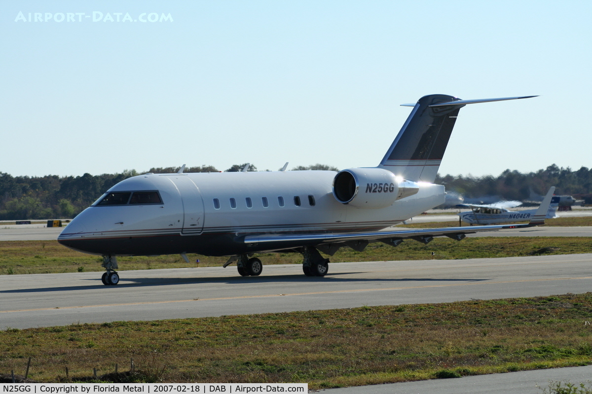 N25GG, 2002 Bombardier Challenger 604 (CL-600-2B16) C/N 5536, CL600