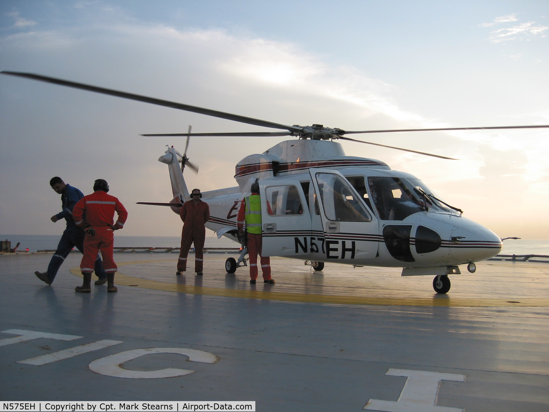 N575EH, 1990 Sikorsky S-76A C/N 760366, On the deck of the drilling rig Arctic 1 in the Gulf of Mexico, 2004