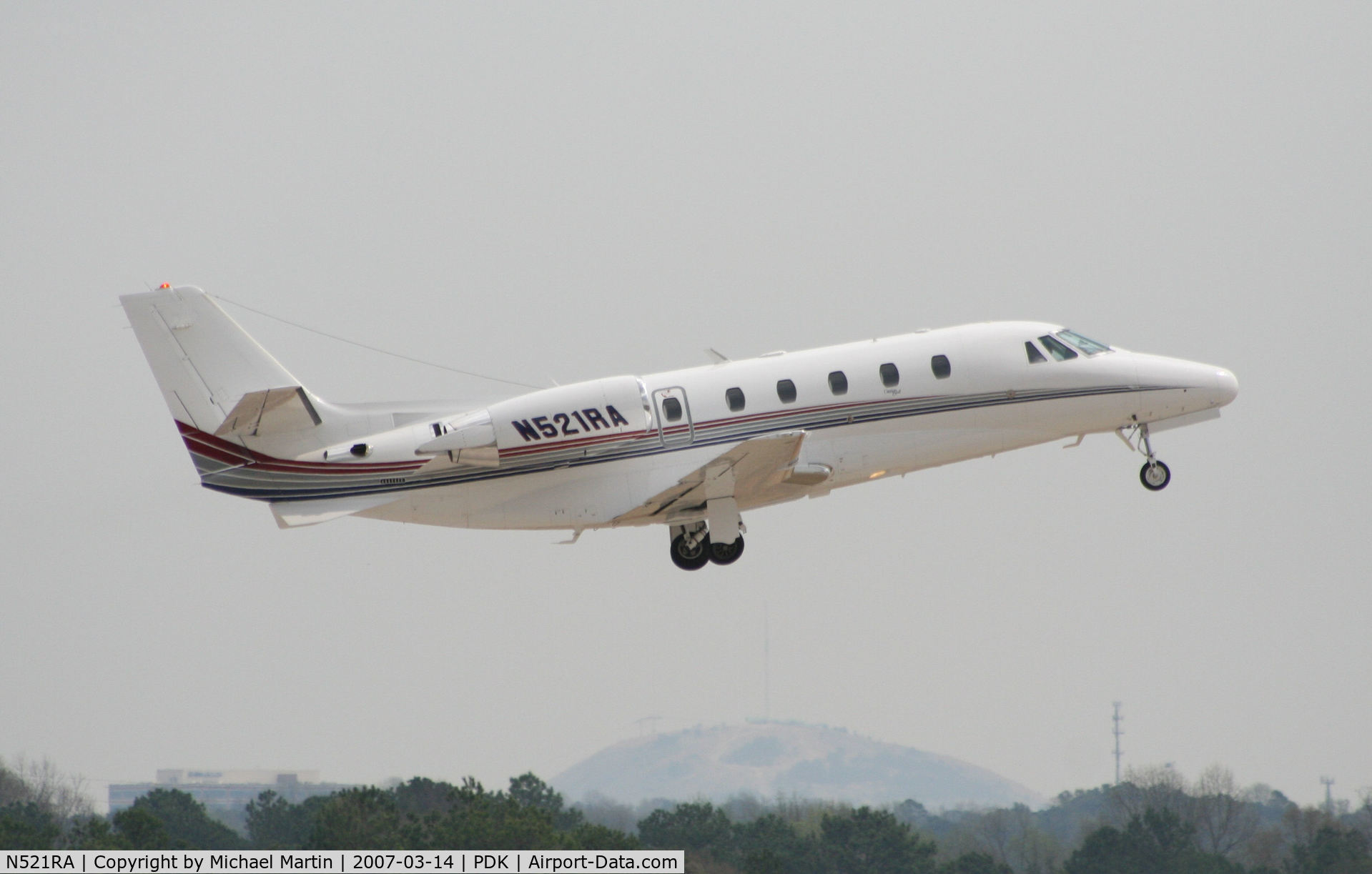 N521RA, 2000 Cessna 560XL C/N 560-5076, Departing PDK enroute to TVI