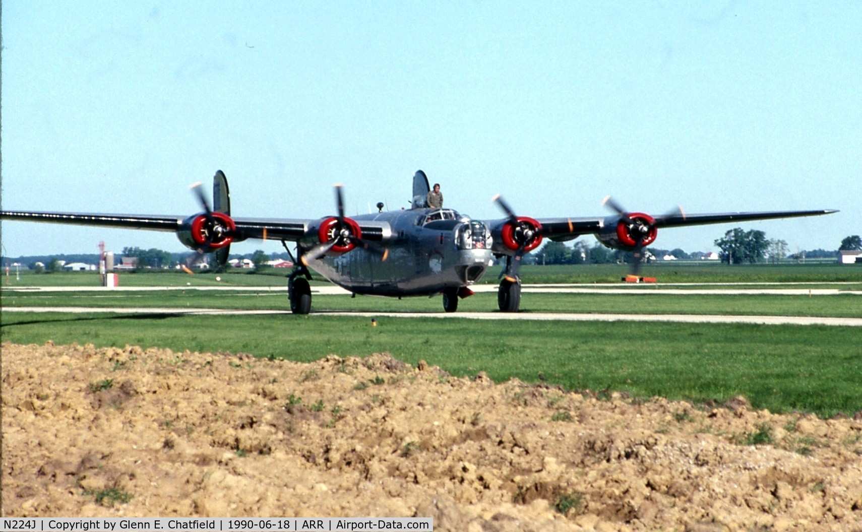 N224J, 1944 Consolidated B-24J-85-CF Liberator C/N 1347 (44-44052), Taxiing in