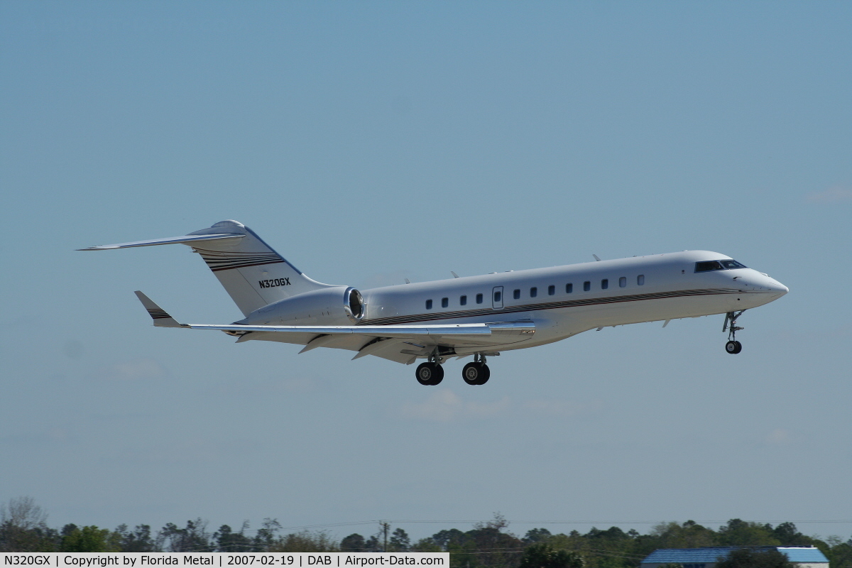 N320GX, 2002 Bombardier BD-700-1A10 Global Express C/N 9116, GlobalDAB