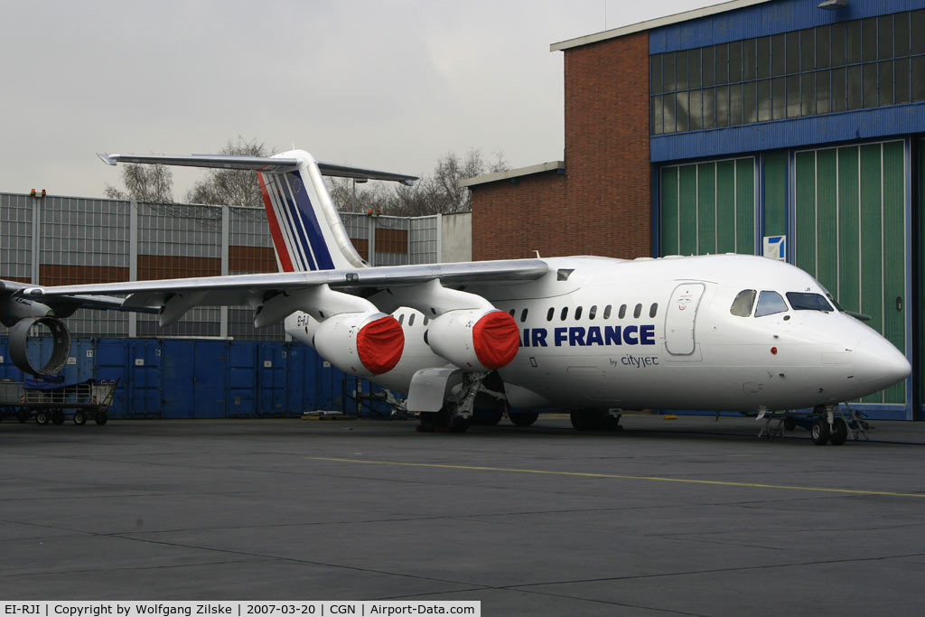 EI-RJI, 1999 British Aerospace Avro 146-RJ85A C/N E2346, visitor