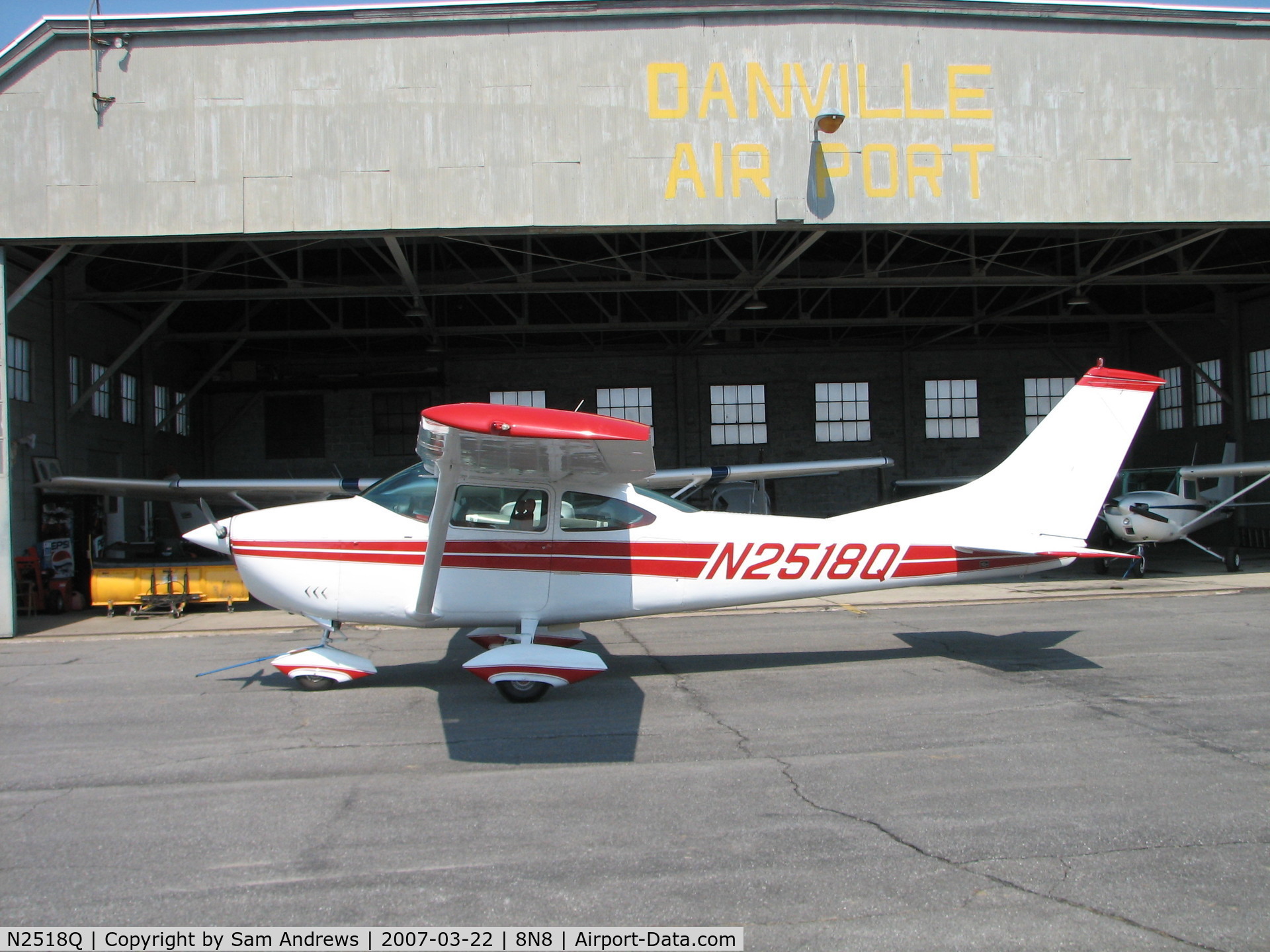 N2518Q, 1966 Cessna 182K Skylane C/N 18257718, Same vintage airplane 160 hp vs 230hp $5/hr more to rent.