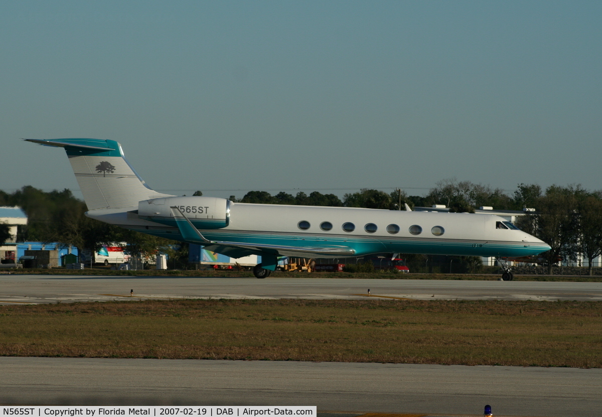 N565ST, 2004 Gulfstream Aerospace GV-SP (G550) C/N 5015, G-550