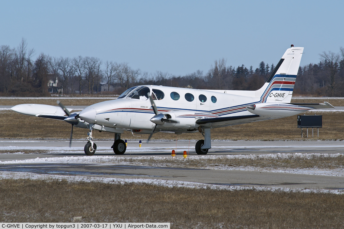 C-GHVE, Cessna 340A C/N 340A1028, taxiing on Alpha.