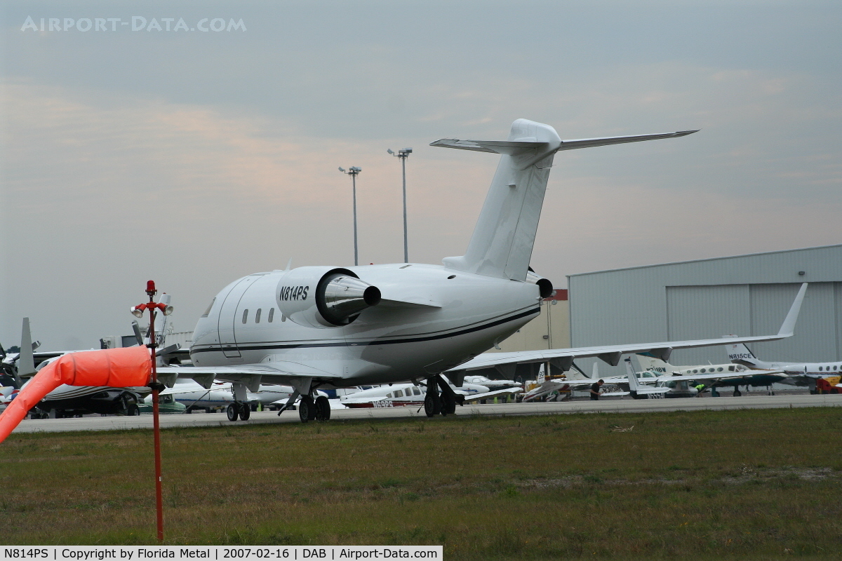 N814PS, 2002 Bombardier Challenger 604 (CL-600-2B16) C/N 5544, CL-600