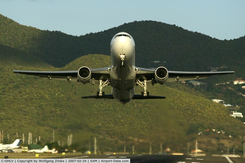 C-GHLV, 2001 Boeing 767-333 C/N 30852, visitor