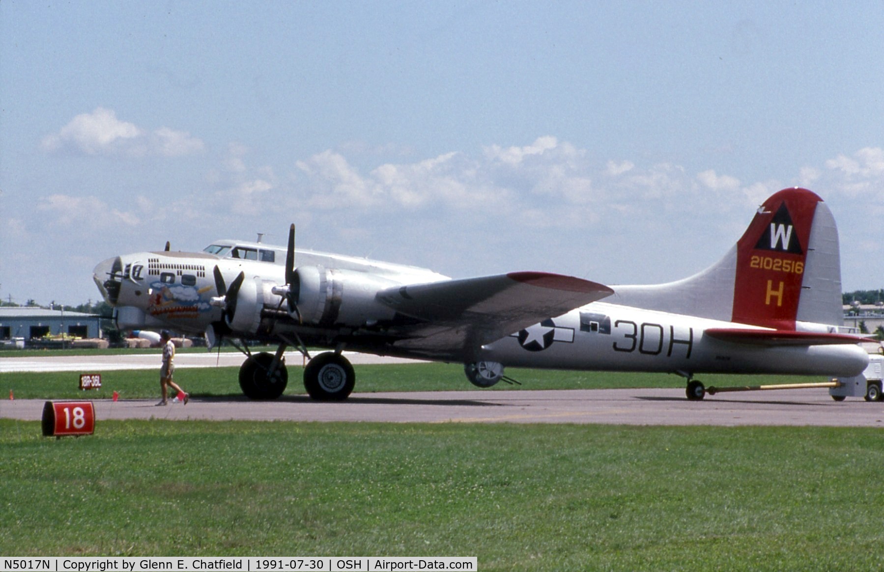 N5017N, 1944 Lockheed/Vega (Boeing) B-17G-105-VE Flying Fortress C/N 8649, Aluminum Overcast  at the EAA Fly In