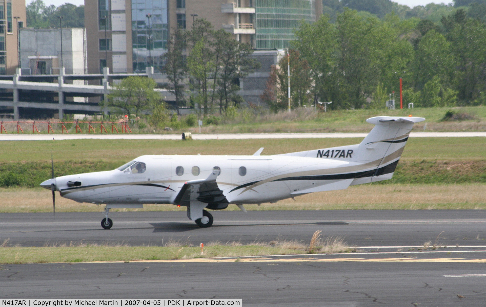 N417AR, 2005 Pilatus PC-12/45 C/N 611, Taxing to Epps Air Service