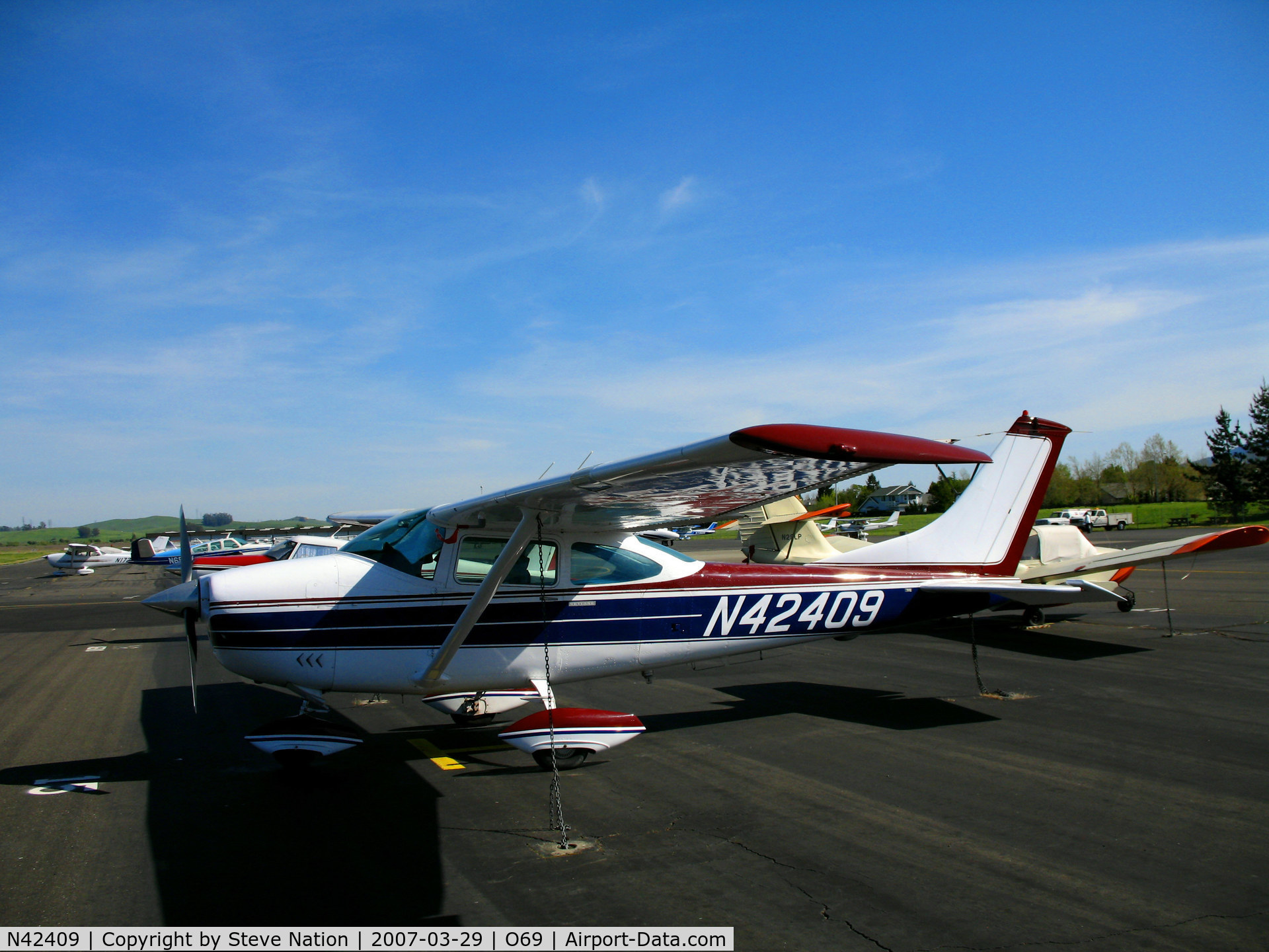N42409, 1968 Cessna 182L Skylane C/N 18259006, 1968 Cessna 182L in afternoon sun @ Petaluma, CA