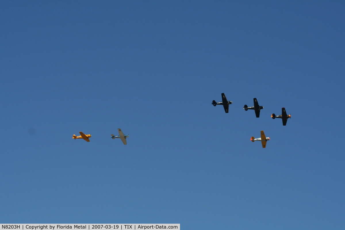 N8203H, 1960 North American T-6G Texan C/N 168-345, T-6 Formation