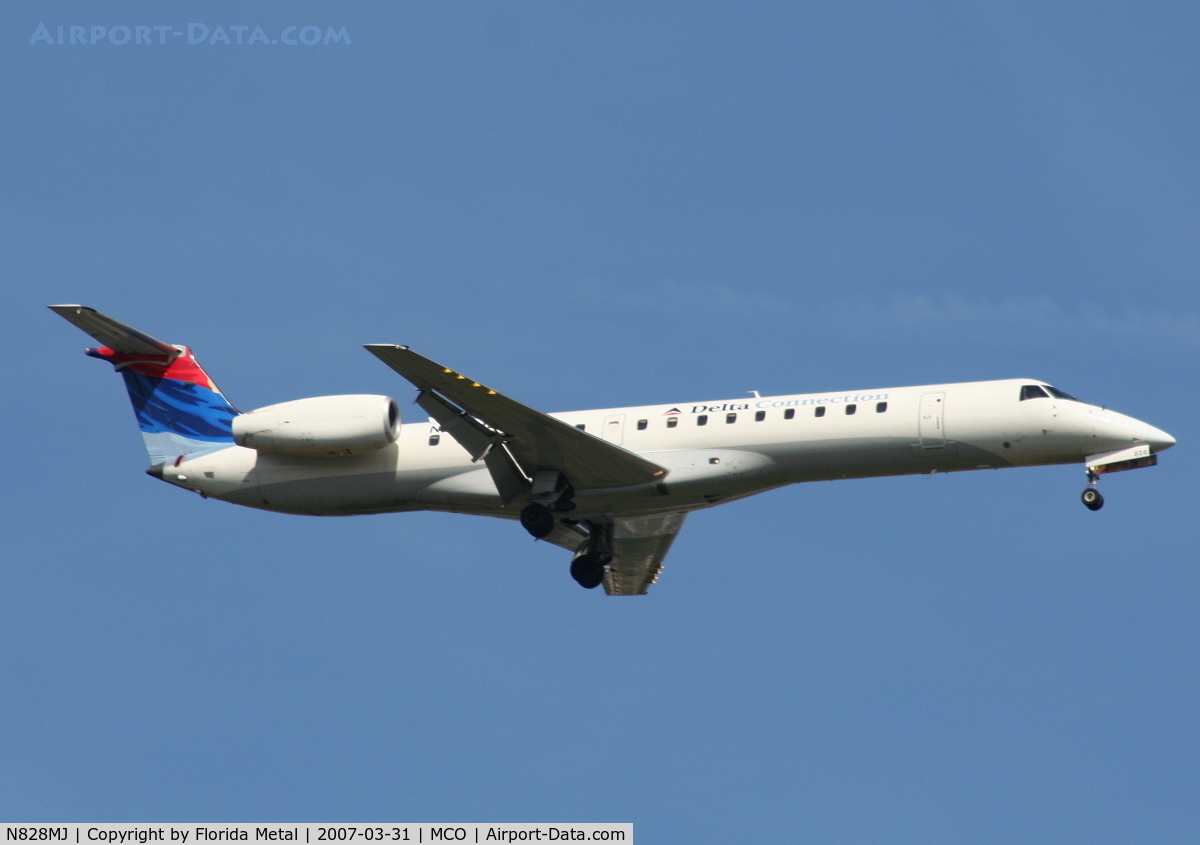 N828MJ, 2000 Embraer EMB-145LR C/N 145218, Delta Conn
