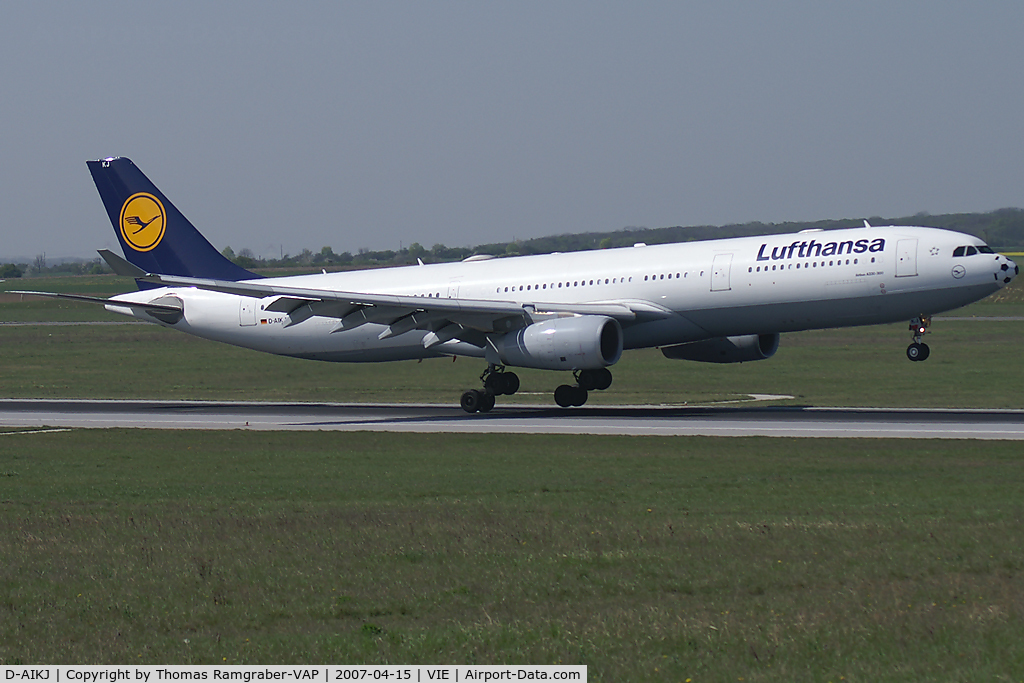 D-AIKJ, 2005 Airbus A330-343X C/N 701, Lufthansa Airbus A330-300