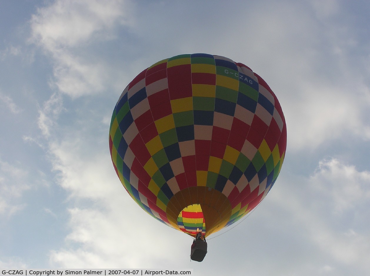 G-CZAG, 1999 Sky Balloons Ltd SKY 90-24 C/N 171, Sky 90 hot-air balloon over Northampton