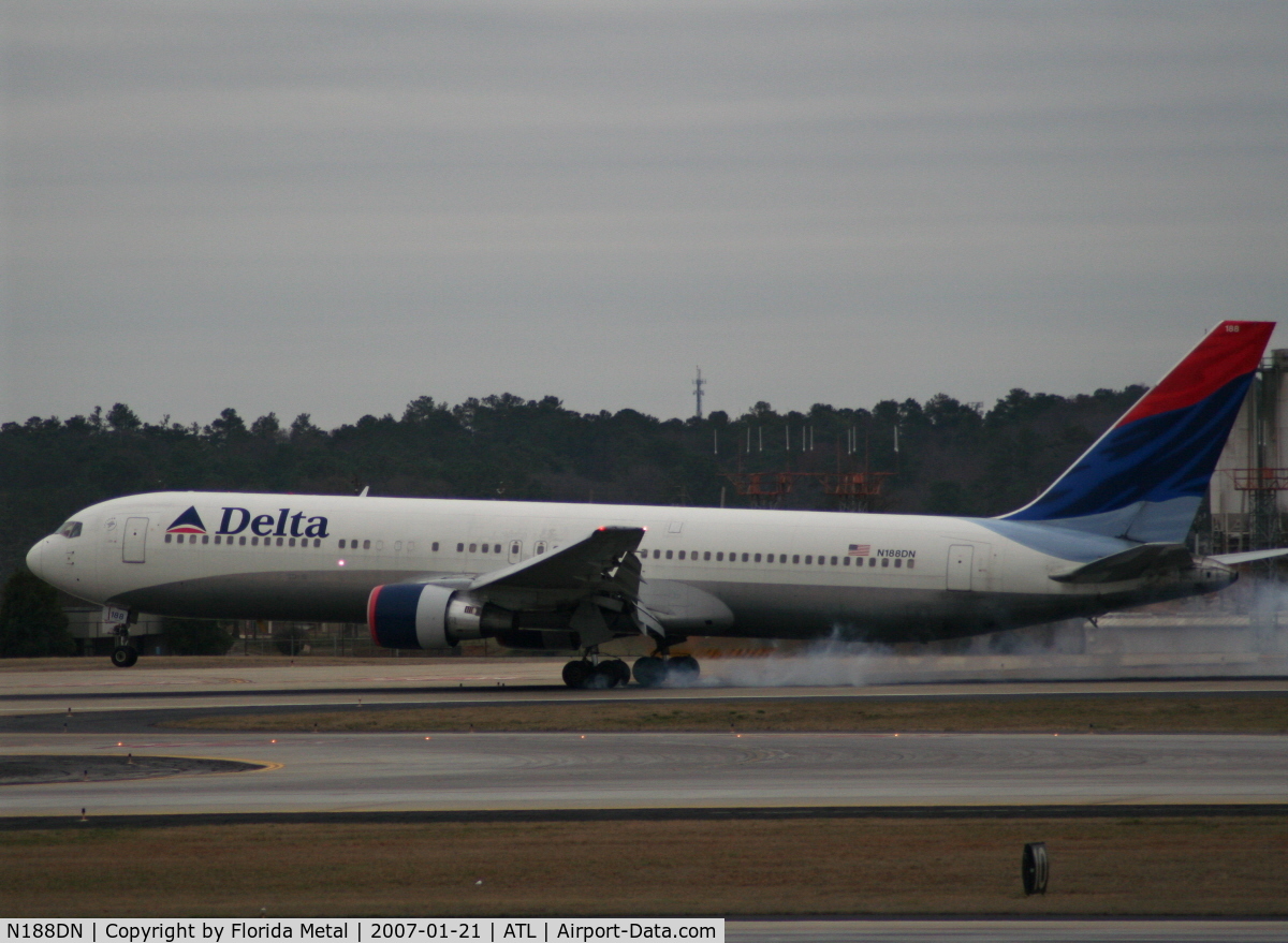 N188DN, 1996 Boeing 767-332 C/N 27583, Delta