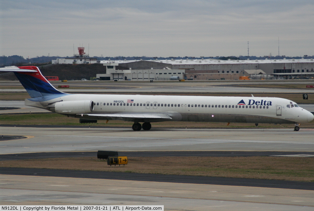 N912DL, 1987 McDonnell Douglas MD-88 C/N 49543, Delta