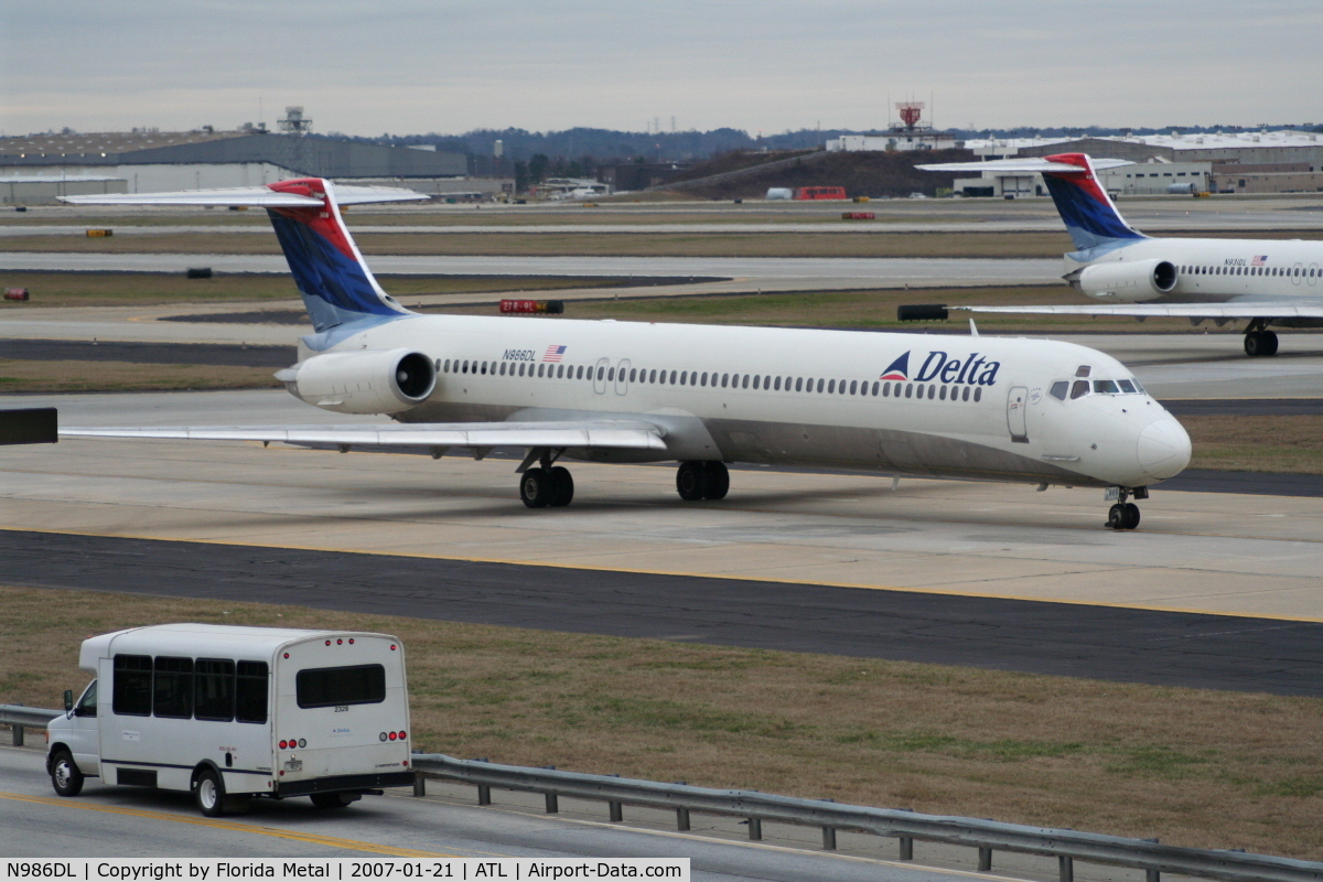 N986DL, 1991 McDonnell Douglas MD-88 C/N 53313, Delta