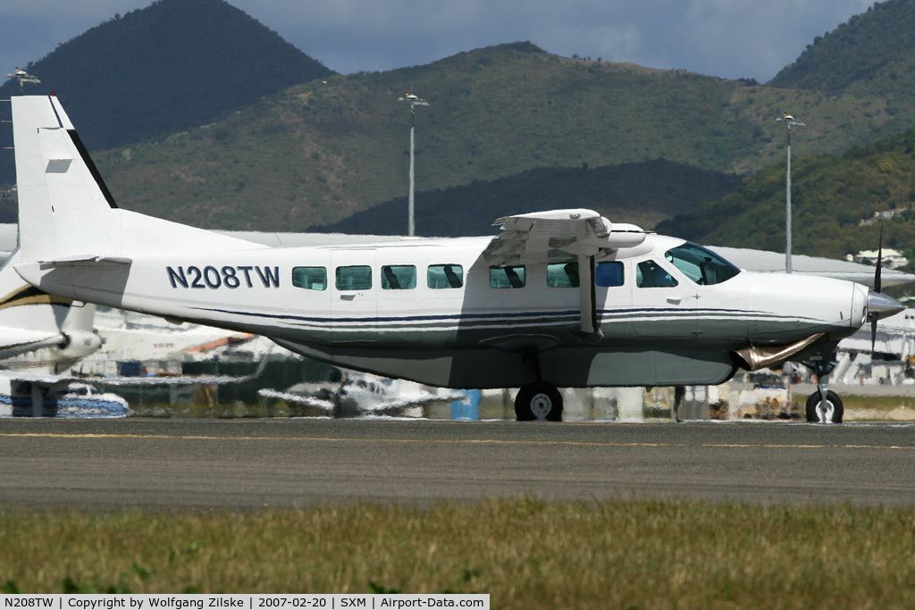 N208TW, 1998 Cessna 208B C/N 208B0671, visitor