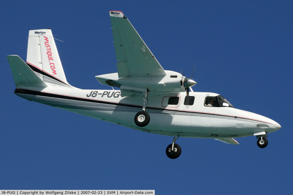 J8-PUG, Aero Commander 500 C/N 1670-18, visitor